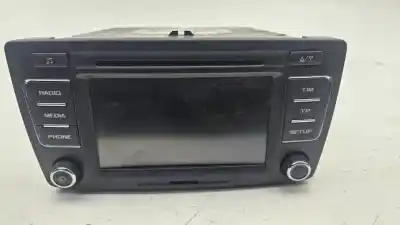 Peça sobressalente para automóvel em segunda mão sistema de áudio / rádio cd por skoda yeti (5l) 1.2 tsi referências oem iam 1z0035156n