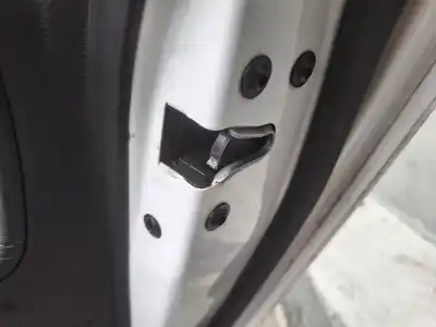 Peça sobressalente para automóvel em segunda mão Fechadura Da Porta Traseira Direita por OPEL INSIGNIA BERLINA Excellence Referências OEM IAM   