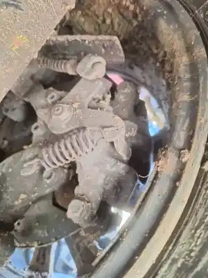 Peça sobressalente para automóvel em segunda mão pinça de travão traseira direita por toyota auris active referências oem iam   