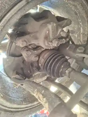 Pezzo di ricambio per auto di seconda mano attacco anteriore destro per toyota auris active riferimenti oem iam 