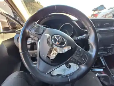 Peça sobressalente para automóvel em segunda mão volante por toyota auris active referências oem iam   