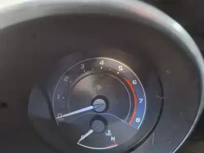 Peça sobressalente para automóvel em segunda mão quadrante por toyota auris active referências oem iam   