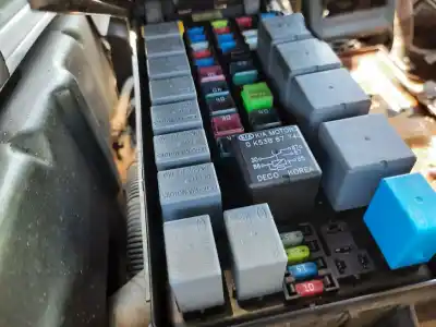 Peça sobressalente para automóvel em segunda mão caixa de fusíveis e relés por kia sorento 2.4 16v cat referências oem iam 