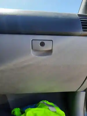 Pezzo di ricambio per auto di seconda mano Scatola Di Guanti per KIA SORENTO 2.4 16V CAT Riferimenti OEM IAM   