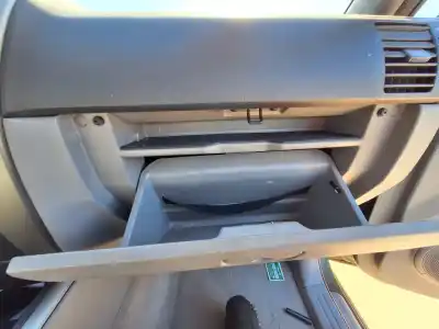 Pezzo di ricambio per auto di seconda mano scatola di guanti per kia sorento 2.4 16v cat riferimenti oem iam   