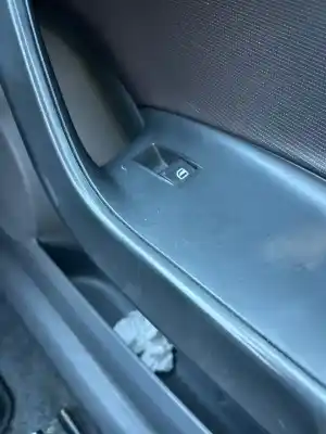 Peça sobressalente para automóvel em segunda mão botão / interruptor elevador vidro dianteiro direito por seat ibiza (6j5) reference referências oem iam 