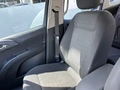 Second-hand car spare part RIGHT FRONT SEAT for OPEL MERIVA B Selective OEM IAM references   