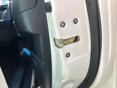 Peça sobressalente para automóvel em segunda mão fechadura da porta dianteira direita por honda cr-v (re) elegance referências oem iam 