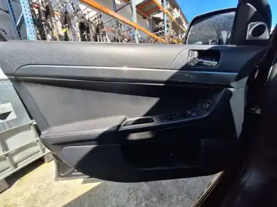 Gebrauchtes Autoersatzteil LINKE VORDERTÜRVERKLEIDUNG zum MITSUBISHI LANCER BERLINA (CY0) Inform OEM-IAM-Referenzen   