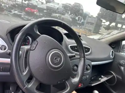 Peça sobressalente para automóvel em segunda mão TABLIER por RENAULT CLIO III Emotion Referências OEM IAM   