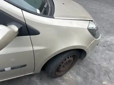 Peça sobressalente para automóvel em segunda mão Guarda-lamas Dianteiro Direito por RENAULT CLIO III Emotion Referências OEM IAM   