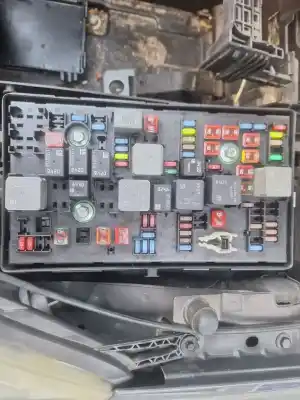 Peça sobressalente para automóvel em segunda mão caixa de fusíveis e relés por opel insignia berlina edition referências oem iam 