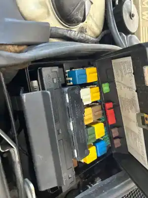 Peça sobressalente para automóvel em segunda mão caixa de fusíveis e relés por bmw serie 7 (e32) 750i automático referências oem iam 