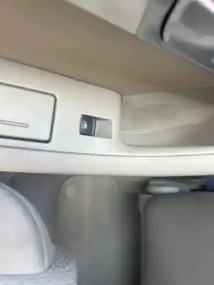 Pezzo di ricambio per auto di seconda mano COMANDI ALZACRISTALLI POSTERIORE SINISTRO per AUDI A6 BERLINA (4F2) 3.0 TDI Quattro Riferimenti OEM IAM   