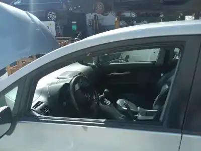 Peça sobressalente para automóvel em segunda mão elevador de vidros dianteira esquerda por toyota auris sport referências oem iam 