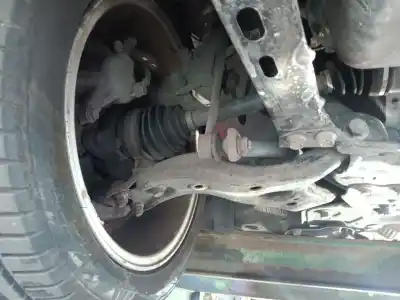 Peça sobressalente para automóvel em segunda mão transmissão dianteira direita por toyota auris sport referências oem iam 