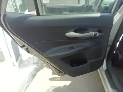 Peça sobressalente para automóvel em segunda mão forra / revestimento da porta traseira esquerda por toyota auris sport referências oem iam 