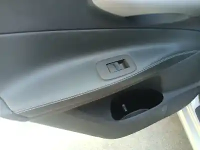 Peça sobressalente para automóvel em segunda mão botão / interruptor elevador vidro traseiro esquerdo por toyota auris sport referências oem iam 