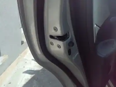 Peça sobressalente para automóvel em segunda mão fechadura da porta traseira esquerda por toyota auris sport referências oem iam 