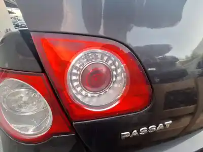 Peça sobressalente para automóvel em segunda mão farolim interior traseiro esquerdo por volkswagen passat b6 (3c2) 2.0 tdi 16v referências oem iam 