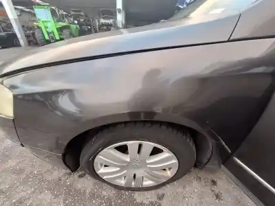Peça sobressalente para automóvel em segunda mão guarda-lamas dianteiro esquerdo por volkswagen passat b6 (3c2) 2.0 tdi 16v referências oem iam 