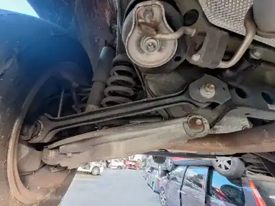 Peça sobressalente para automóvel em segunda mão charrió / suporte de eixo de trás por bmw serie 1 berlina (e81/e87) 118d referências oem iam   