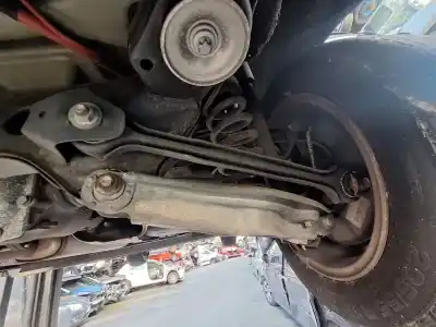 Peça sobressalente para automóvel em segunda mão charrió / suporte de eixo de trás por bmw serie 1 berlina (e81/e87) 118d referências oem iam   