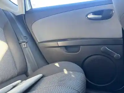 Pezzo di ricambio per auto di seconda mano Rivestimento Portiera Posteriore Sinistra per SEAT LEON (1P1) Reference Riferimenti OEM IAM 1P0867211  