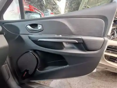 Pièce détachée automobile d'occasion garniture de porte avant droite pour renault clio iv limited références oem iam 