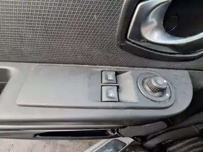Pièce détachée automobile d'occasion commande de lève vitre avant gauche pour renault clio iv limited références oem iam 
