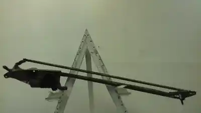 Автозапчастина б/у ДВИГАТЕЛЬ ПЕРЕДНІХ Склоочисників для RENAULT MODUS / GRAND MODUS (F/JP0_)  Посилання на OEM IAM 390241777  