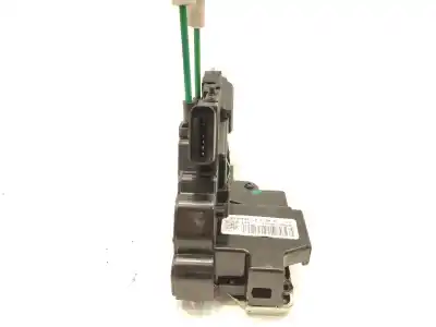 Second-hand car spare part left front door lock for ssangyong tivoli 1.6 oem iam references 7121035020  