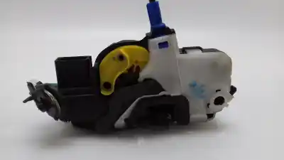 Second-hand car spare part LEFT FRONT DOOR LOCK for OPEL ASTRA J (P10)  OEM IAM references 13579522  