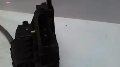 Peça sobressalente para automóvel em segunda mão FECHADURA DA PORTA DIANTEIRA ESQUERDA por FORD FOCUS (2014-2018)  Referências OEM IAM 2070970  