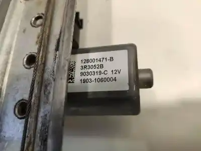 Second-hand car spare part passenger side right window regulator for dacia duster (hs_) 1.5 dci 4x4 oem iam references 807206838r  