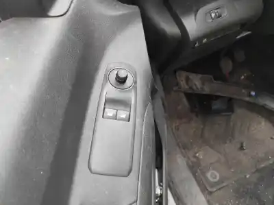 Gebrauchtes Autoersatzteil fensterschalter vorne rechts zum peugeot rifter access standard oem-iam-referenzen 98016298zd  