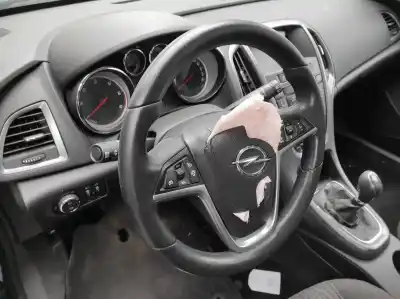 Second-hand car spare part steering wheel for opel astra j sports tourer (p10) 1.7 cdti (35) oem iam references 913493  