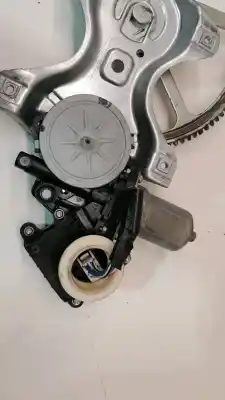 Tweedehands auto-onderdeel regelaar links voorruit voor toyota auris (_e15_) 1.4 d-4d (nde150_) oem iam-referenties 6982002330