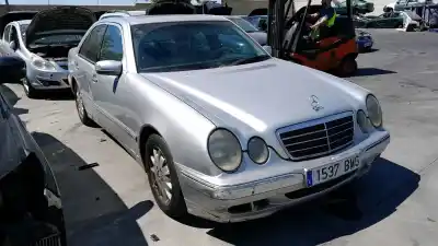 Pièce détachée automobile d'occasion radiateur d'eau pour mercedes-benz clase e (w210) e 270 cdi (210.016) références oem iam a2105005803  