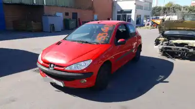 Pièce détachée automobile d'occasion le pare-choc avant pour peugeot 206+ básico références oem iam 7401n4  