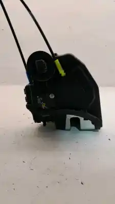 Second-hand car spare part rear left door lock for toyota auris ranchera familiar (_e18_) 2.0 d-4d (ade186_) oem iam references 6906005050