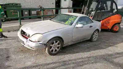 Peça sobressalente para automóvel em segunda mão porta da frente esquerda por mercedes-benz slk (r170) 200 (170.435) referências oem iam a170720130528