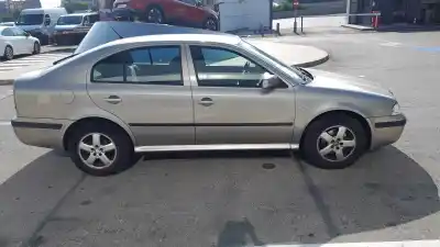 Автозапчасти б/у центральный задний фонарь за skoda octavia i (1u2) 1.9 tdi ссылки oem iam 1u6945097b  
