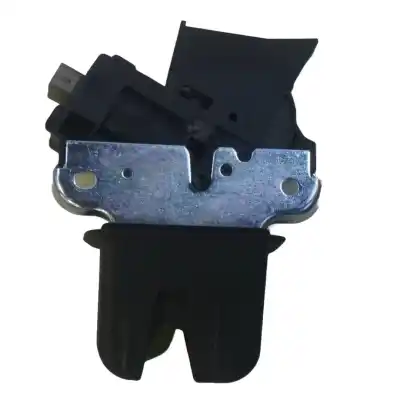 Second-hand car spare part trunk lock for audi a4 b7 (8ec) 2.0 tdi 16v oem iam references 4f5827505d   Second-hand car spare part trunk lock for audi a4 b7 (8ec) 2.0 tdi 16v oem iam references 4f5827505d