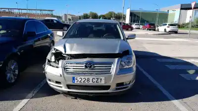 Pièce détachée automobile d'occasion coffre / serrure de porte pour toyota avensis sedán (_t25_) 2.0 d-4d (cdt250_) références oem iam 6460005011  