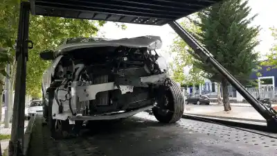 Автозапчасти б/у центральный стоп-сигнал за opel mokka 1.2 (76) ссылки oem iam 9825453680  
