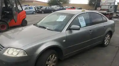 Peça sobressalente para automóvel em segunda mão pinça de travão traseira direita por volkswagen passat b5.5 (3b3) 1.9 tdi referências oem iam 8e0615424  