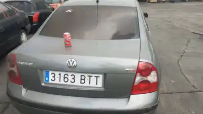 Peça sobressalente para automóvel em segunda mão pinça de travão traseira direita por volkswagen passat b5.5 (3b3) 1.9 tdi referências oem iam 8e0615424  