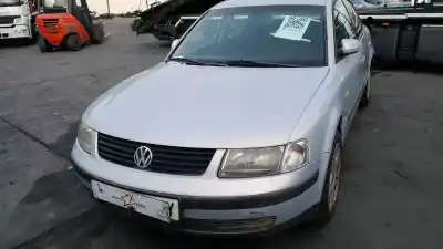 Peça sobressalente para automóvel em segunda mão Braço De Suspensão Superior Dianteiro Esquerdo por VOLKSWAGEN PASSAT B5 (3B2) 1.9 TDI Referências OEM IAM 4D0407151P  