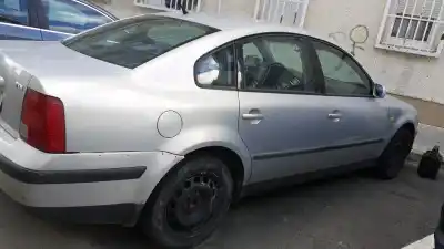 Recambio de automóvil de segunda mano de tablero instrumentos para volkswagen passat b5 (3b2) 1.9 tdi referencias oem iam 3b1857002abfmd  